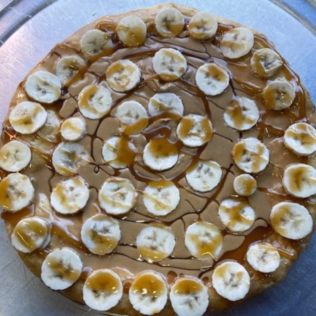 PB & Banana Carmel Drizzle Pizza.